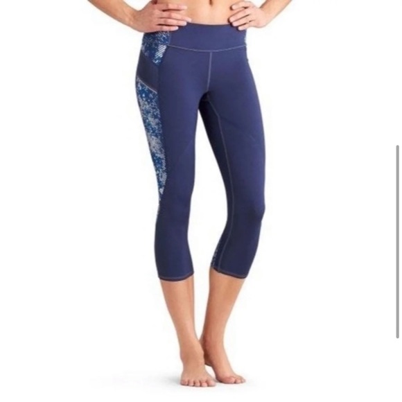 Athleta Pants - ATHLETA Revolve Stride women’s capri crop workout gym leggings size Large blue